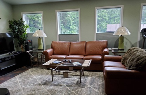 Back Loop Apartment | Pearson's Pond Luxury Suites