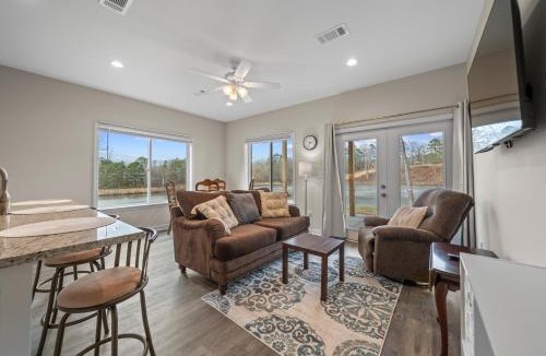 Jones Mills Apartment | Pebble Beach Condos at Diamondhead Lake - Near Lake Catherine State Park