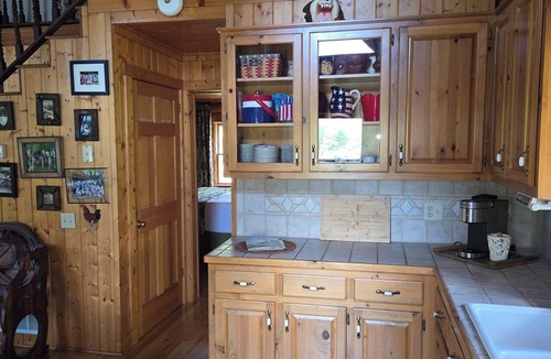 Dugspur House | Pebble Creek Log House 3BR 2 BA Sleeps 10 Linens Inc