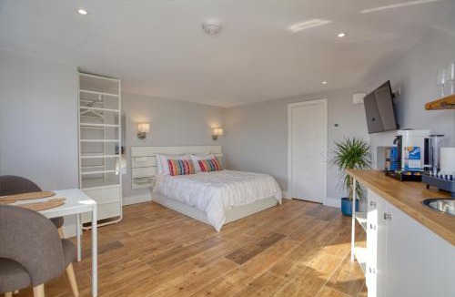 Carbis Bay Apartment | Pebbles King Studio