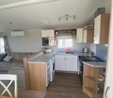 Lydd Resort | Pebbles Romney Sands