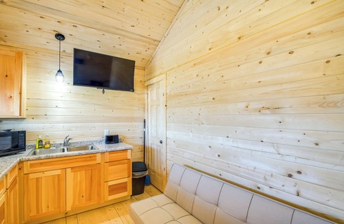 Blanchardville Cabin | Pecatonica River Cabin ~ 9 Mi to Yellowstone Lake