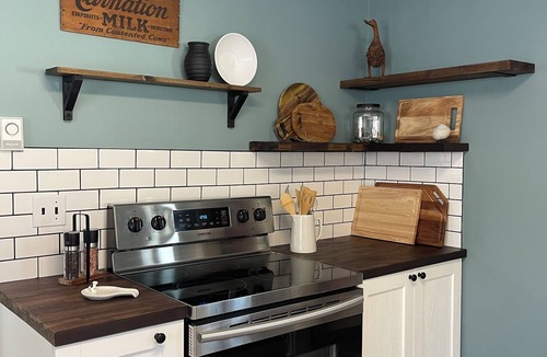 Midway Cottage | Peddler’s Path Guest House