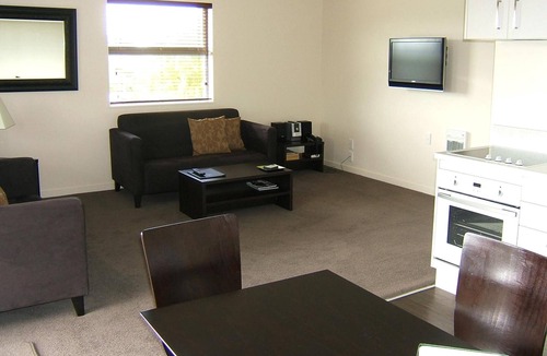 Woodend Hotel | Pegasus Gateway Motels and Apartments