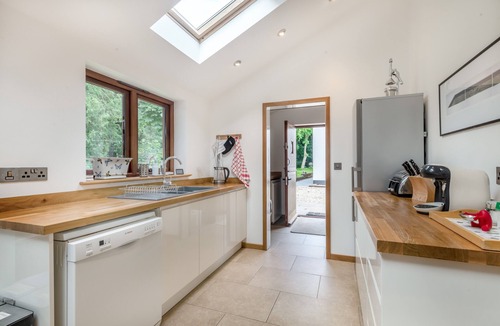 Hethel Apartment | Pelican Barn - Three Bedroom Apartment, Sleeps 6