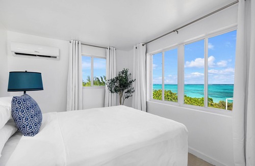 Whitby Hotel | Pelican Beach Hotel