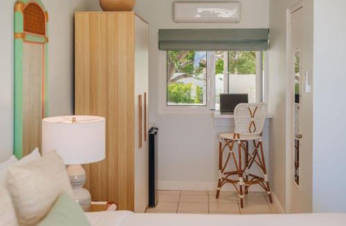 Malmok Villa | Pelican Beach House by Bocobay Seafront LUX 4BD