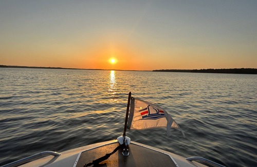 Pelican Lake Hotel | Pelican Lake Motel in the heart of Pelican Lake W.