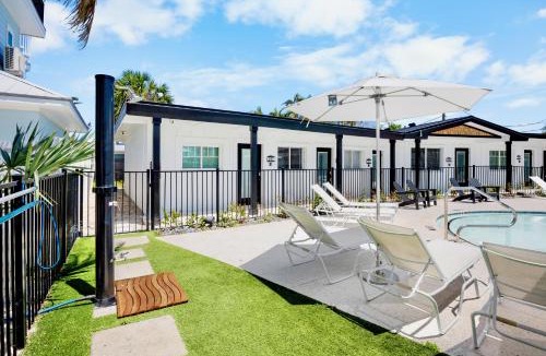 Bradenton Beach Hotel | Pelican Post at Anna Maria Island Inn