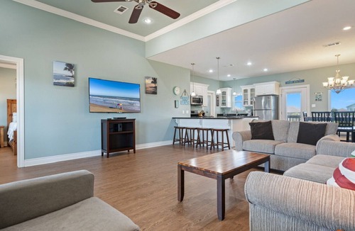 Port Bolivar House | Pelican Post - Beachside home with easy beach access