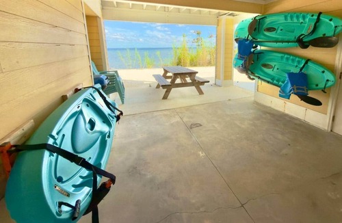 Ono Island House | Pelican's Perch: Kayaks, Views & More!