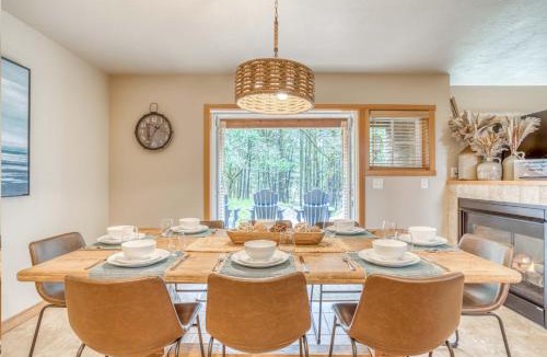 Shorepine Village House | Pelicans Nest - Meredith Lodging