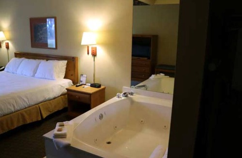 Levering Hotel | Pellston Lodge