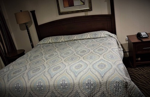 Catskill Hotel | Peloke's Motel