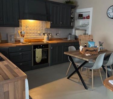 Ingleton House | Pemberton cottage