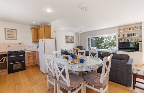 Rock Cottage | Pen-Wethers - Holiday Home that sleeps 8 guests in 4 bedrooms