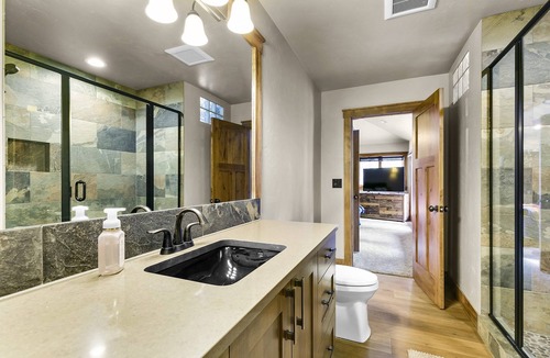 Sunriver House | Pendleton Cabin close to Fort Park , Shark & Village. sleeps 12-14. Shark Passes