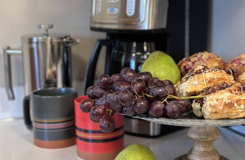 College Place House | Pendleton House - Complimentary Wine Tasting