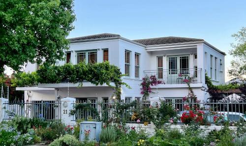 Stellenbosch Bed & Breakfast | Penelope's Stellenbosch