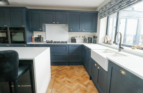 Amlwch House | PENGARNEDD, pet friendly, luxury holiday cottage in Amlwch