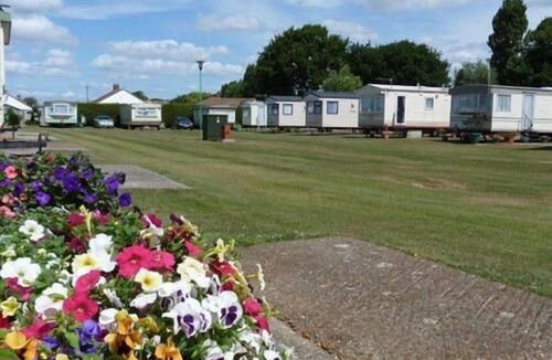 Aldwick House | Penguin Luxury 6 berth caravan