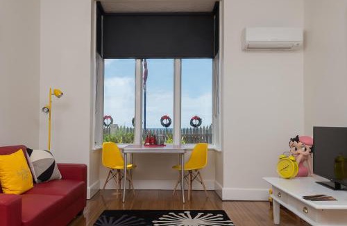 Penguin House | Penguin Waterfront Escape