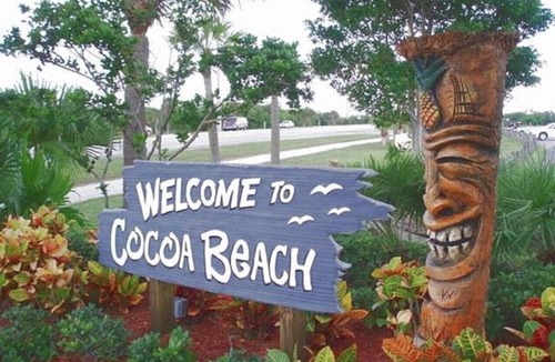 Cocoa Beach Villa | Penguins on the Beach | 2BR Steps to Beach & Downtown w/pool | Unit 2