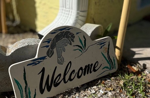 Parsuns To Cocoa Beach House | Penguins on the Beach | 1BR Beach Shack Steps to Beach & Downtown w/pool | Unit C