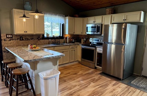 Tyrone Cottage | Penn State Newly remodeled Cottage Located in Tyrone, PA- Sleeps 4-6 guests.