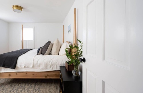 West of Town House | Penny Lane's Post - Mid-Island - Amenities - ACK
