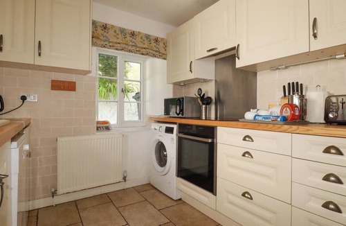Helford Passage Cottage | PENROSE FARM COTTAGE, pet friendly, with a garden in St Keverne