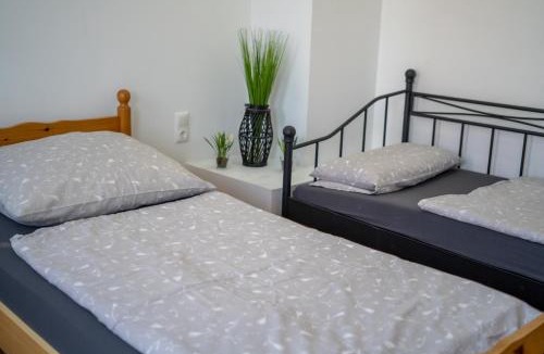 Ahnatal-Weimar Hostel | Pension Ahnatal