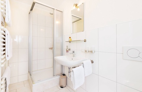 Herzogenaurach House | Pension Altes Backhaus