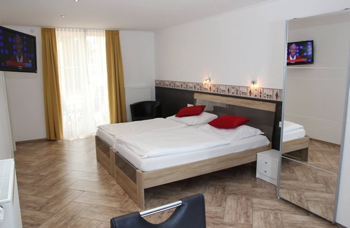 Sarching Hotel | Pension am Donaubogen