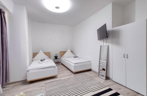 Markisches Viertel House | Pension Amanda