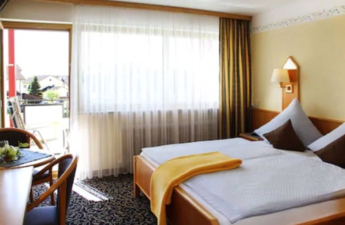 Safferstetten House | Pension- Hotel Maximilian