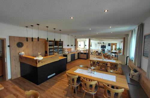 Breitenguessbach House | Pension Karin