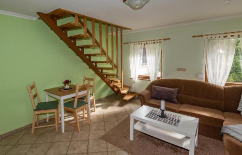 Burg-Dorf Apartment | Pension Lukask