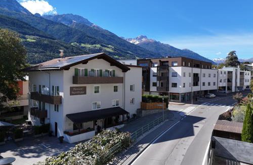 Silandro Bed & Breakfast | Pension Pernthaler