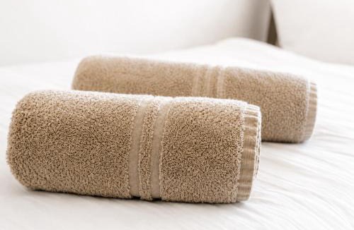 Schweinfurt House | Pension Rent2Stay mit Einzel- oder Doppelzimmer, privatem Bad, Smart-TV, Schnelles WLAN, Parkplatz, Autobahnanschluß