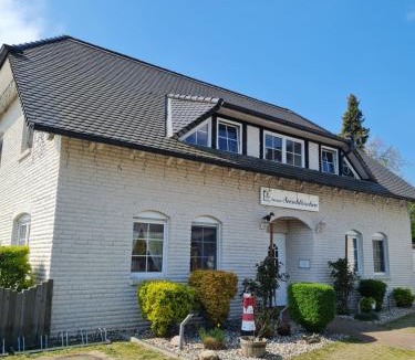 Semlin House | Pension Seeschlösschen