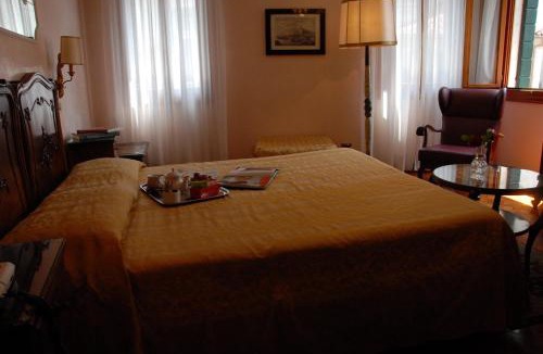 Dorsoduro Hotel | Pensione Accademia - Villa Maravege