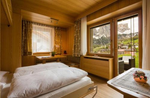 Colfosco Hotel | Pensione Haus Erica