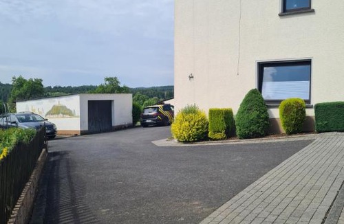 Drees House | Pensionszimmer Larifari