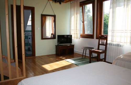 Ozun House | Pensiunea Albinuta