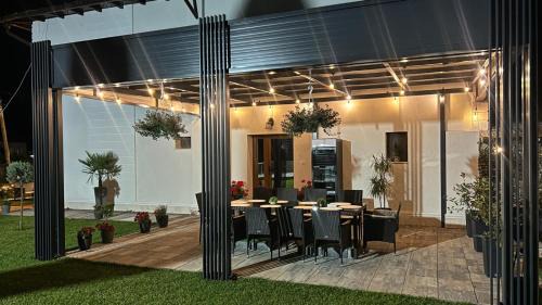 Novaci House | Pensiunea Alexia
