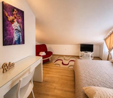 Merei Hotel | Pensiunea CARLA