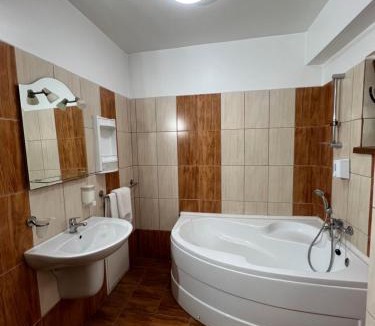 Bacau House | Pensiunea Cezara