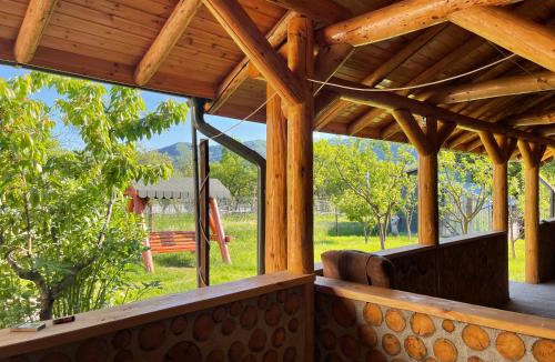 Corbi House | Pensiunea Colț de Rai