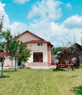 Corbi House | Pensiunea Colț de Rai